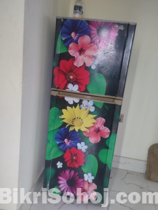 ব্যবহৃত স্যামসাং ফ্রিজ,  অনেক সুন্দর চলে,